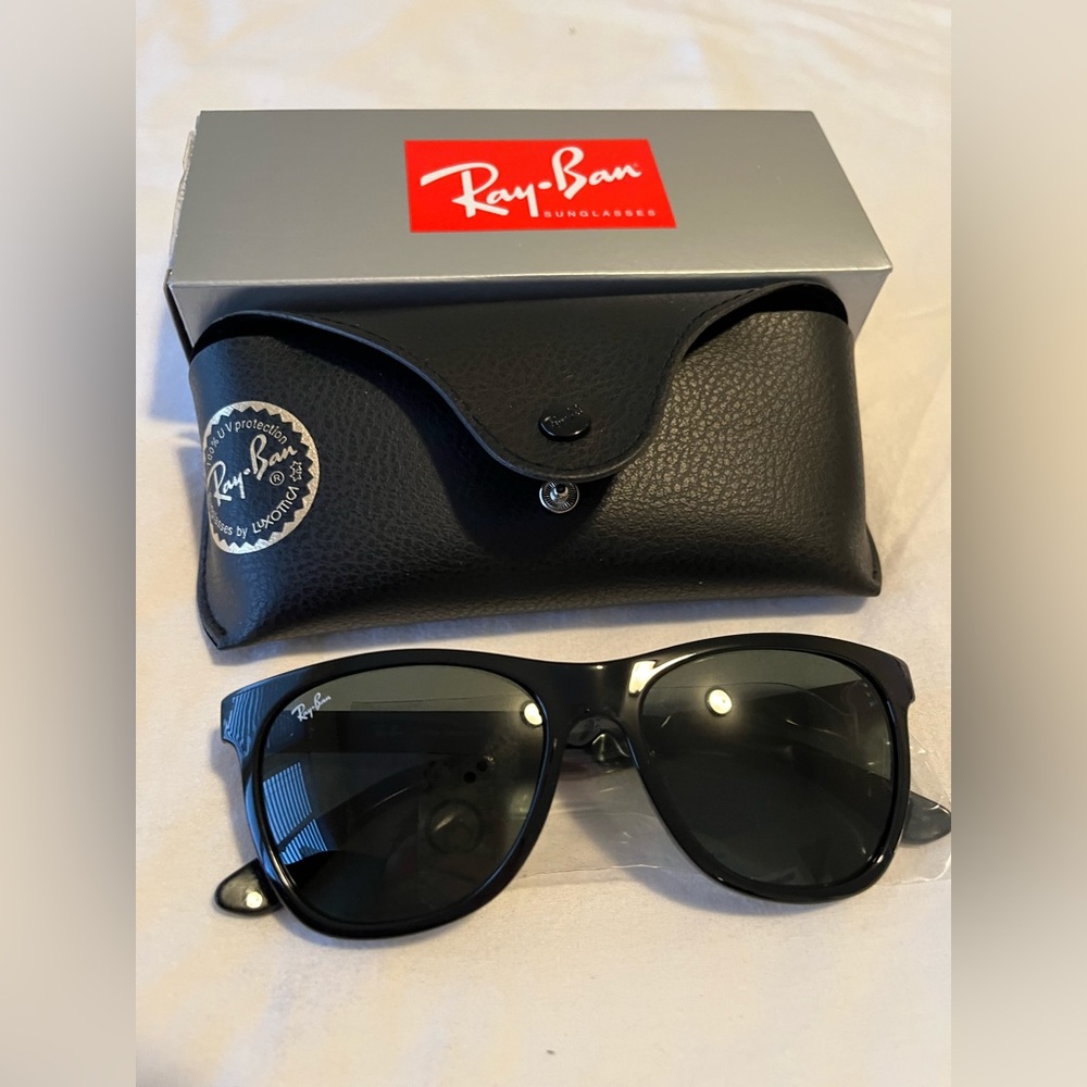 Ray-Ban 54MM Wayfarer Sunglasses
